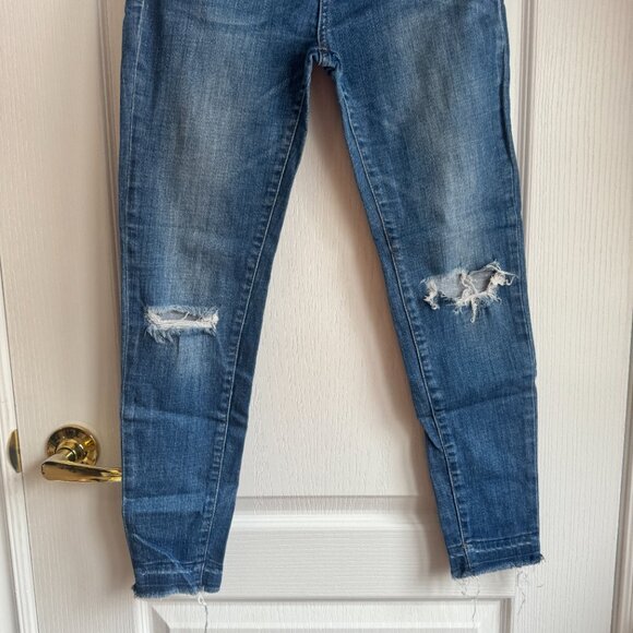 SPAO Mid to High Rise Distressed Skinny Jeans - Picture 2 of 6